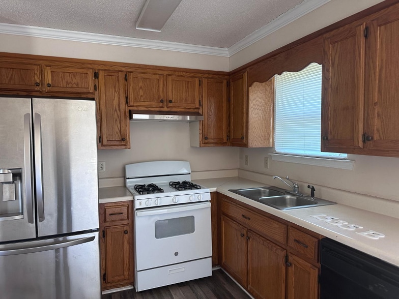 Building Photo - 1535 Richmond Rd