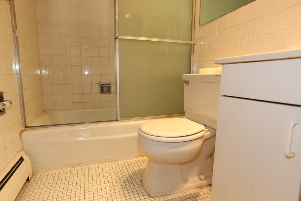 Building Photo - 502 W Briar Pl