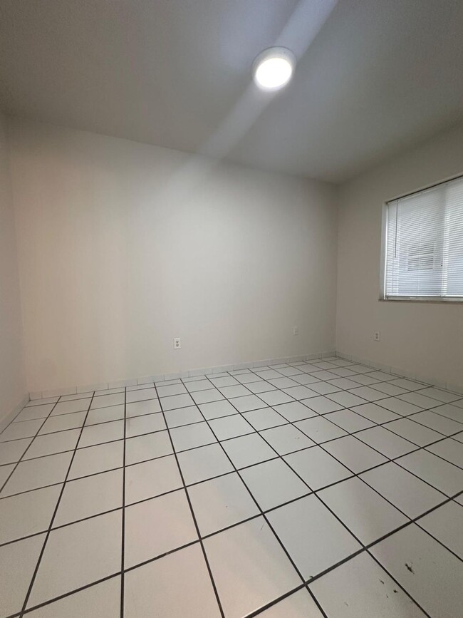 Floorplan - 626 - Kina Hialeah