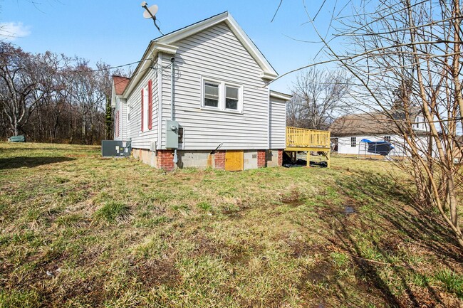 Building Photo - 1144 Front St