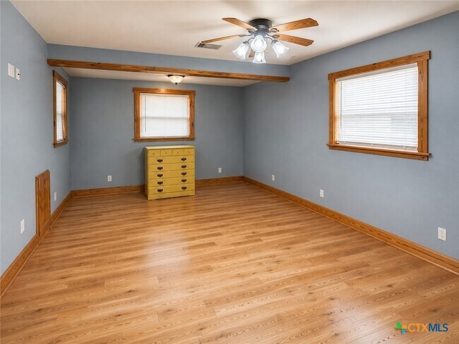 Building Photo - 2050 Tenney Creek Rd