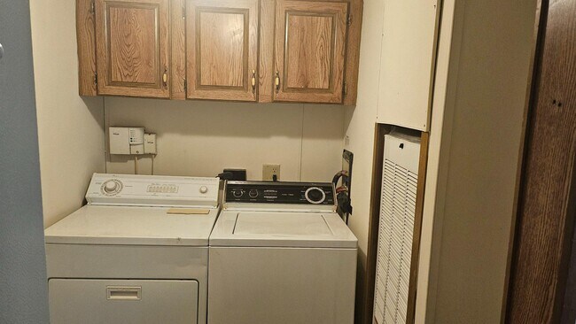 Building Photo - 2802 Forge Hill Rd