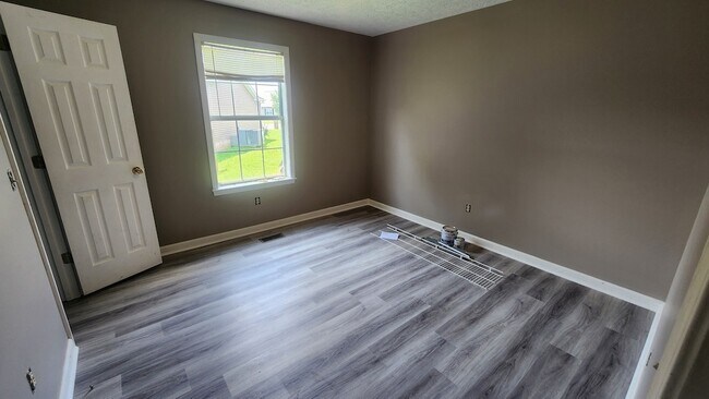 Building Photo - 610 N Greenwood Ext