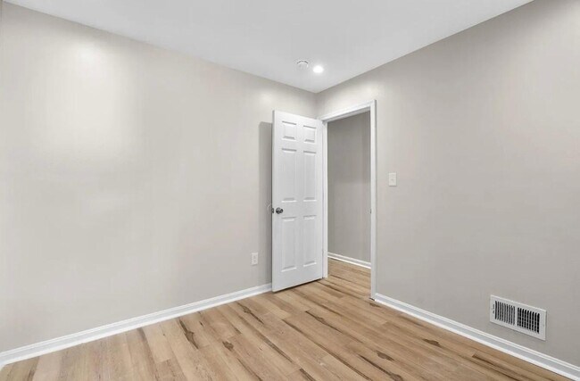 Building Photo - 2218 Orleans St