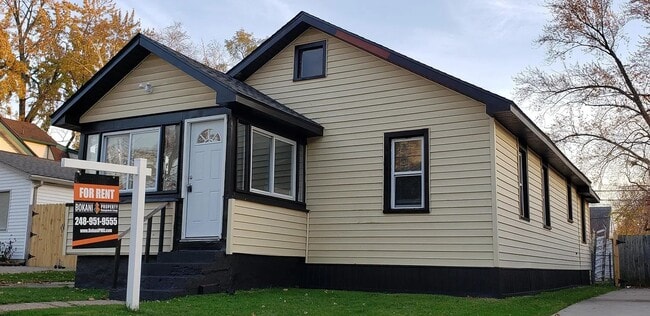 Building Photo - Beautiful 3-Bedroom Home in the Heart of Clawson