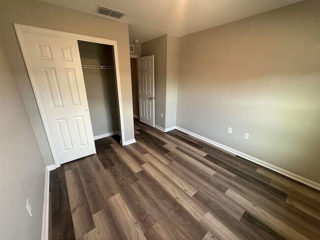 Building Photo - 128 Great Star Ct