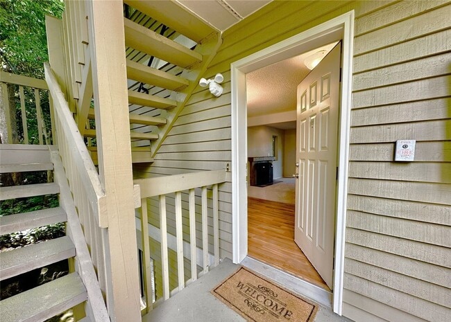 Building Photo - 2Bd/2Ba Kirkland Condo