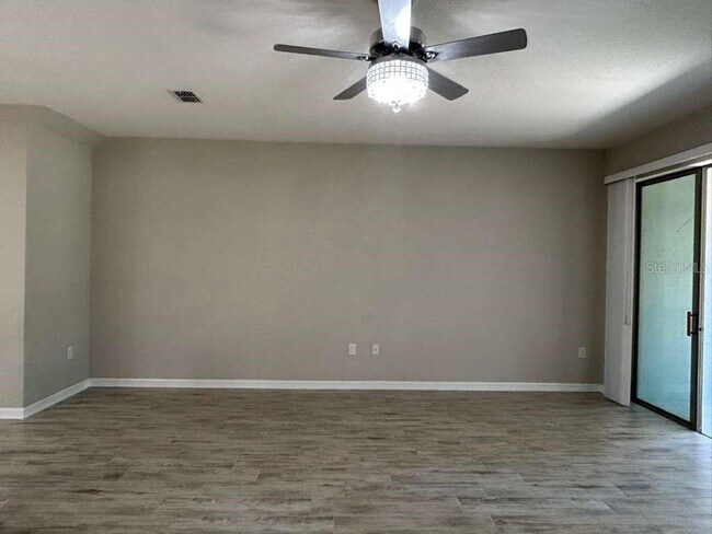 Building Photo - 204 Rustic Loop