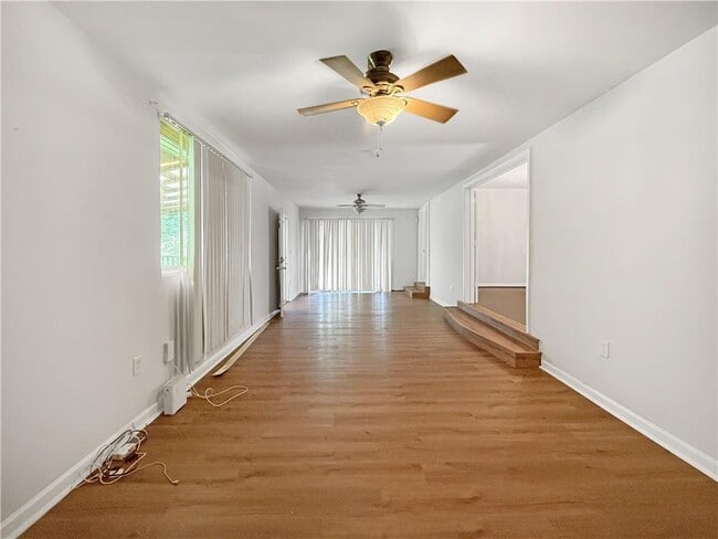 Building Photo - 1668 Laurelwood Dr SW