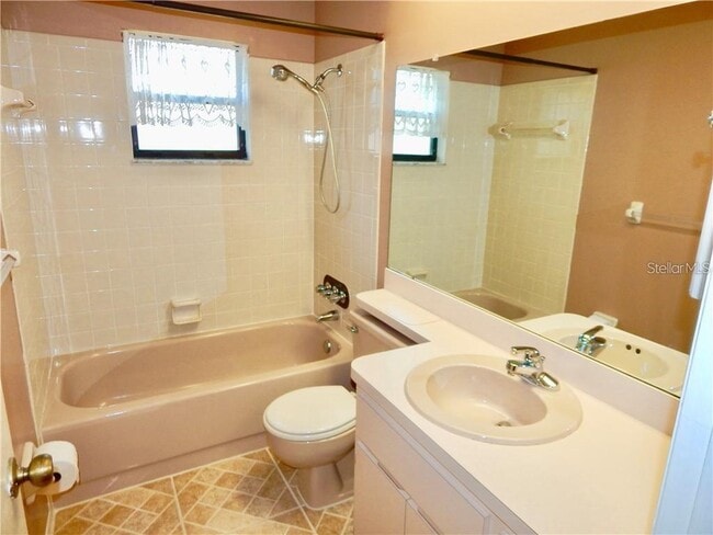Building Photo - 8220 Westfield Dr