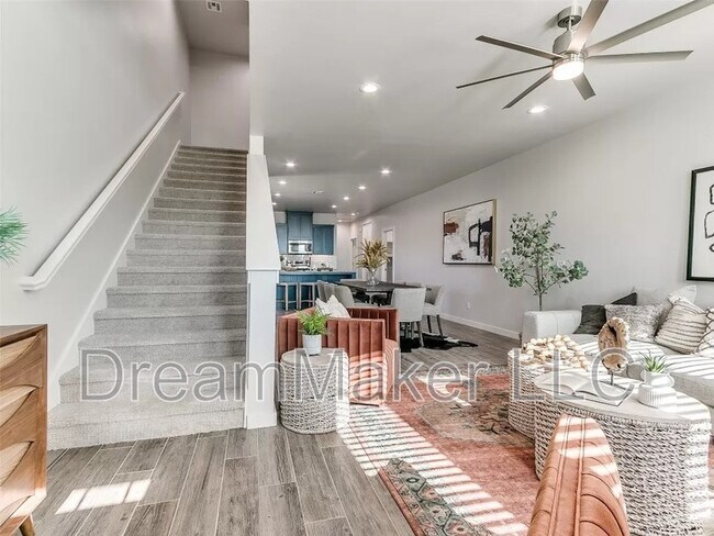 Building Photo - 2807 Clifton Ter