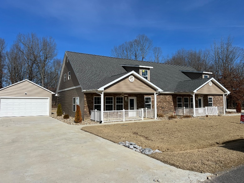 Building Photo - 2030 Shade Tree Dr
