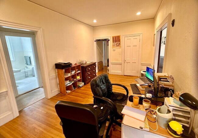 Building Photo - 476 Jamaicaway