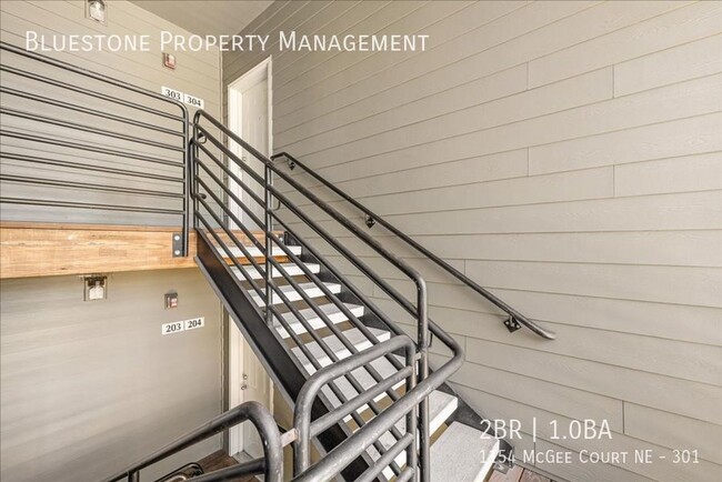 Building Photo - Two-Bedroom Apartment at Hawk's Point --Av...