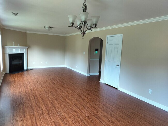 Building Photo - Ready in Raeford