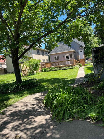 Building Photo - 4230 S 39th Ave