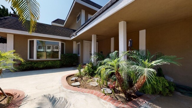 Building Photo - Beautiful 4 bedroom 3 bath House in Manhattan Beach