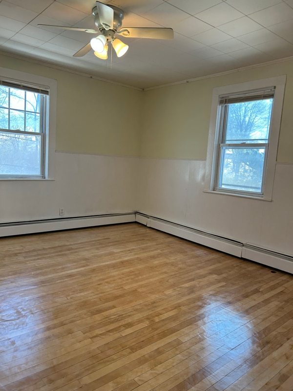 Building Photo - 28 1/2 Grove St