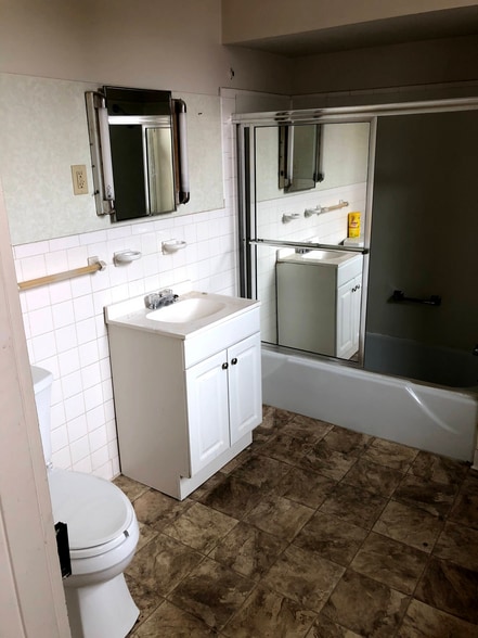 Bathroom - 360 Chestnut St