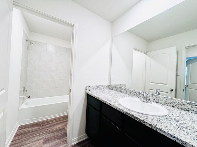 Building Photo - Beautiful Home in Converse!