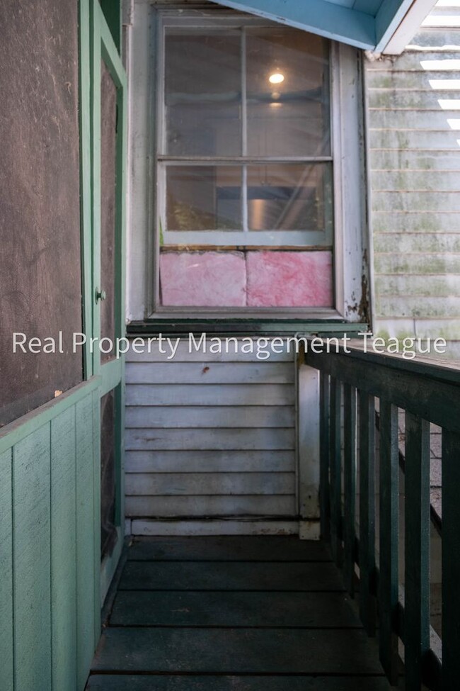Building Photo - Beautiful Brownstone !
