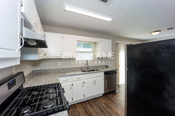 Building Photo - 10395 Surf Ct