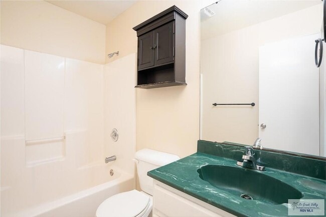 Building Photo - 1307 Lily Ln