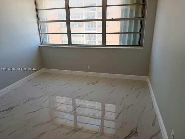 Building Photo - 1400 S Ocean Dr