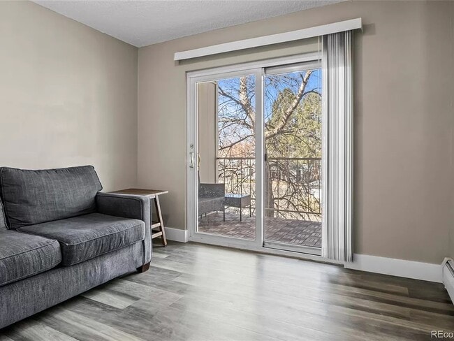 Building Photo - 5770 E Warren Ave