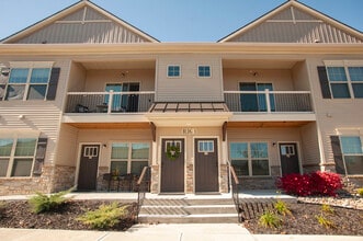 Building Photo - Silo Pointe