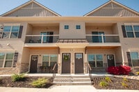 Building Photo - Silo Pointe