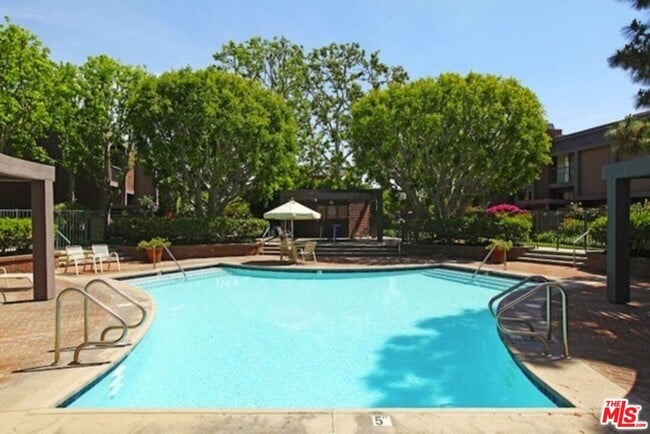 Building Photo - 13000 Mindanao Wy