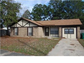 Building Photo - 708 Meadow Ct