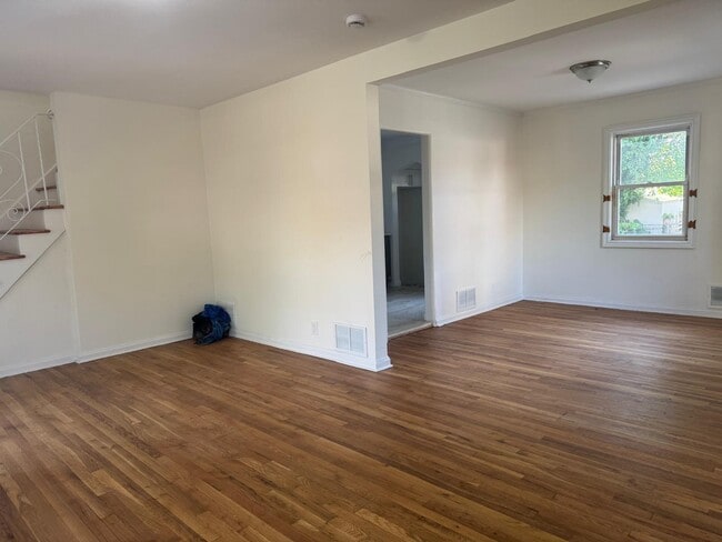 Building Photo - 152 Emily Ave