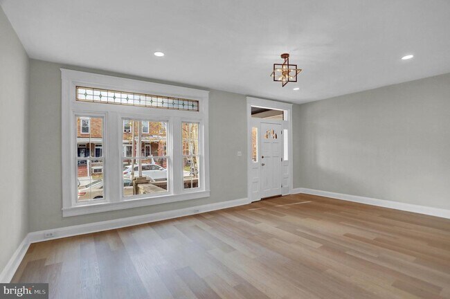 Primary Photo - 3202 Dudley Ave