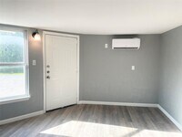 Building Photo - 7515 Bayway Dr