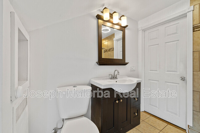 Building Photo - 44 Providence St