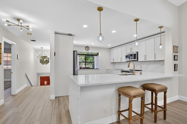 Building Photo - 7917 La Mirada Dr