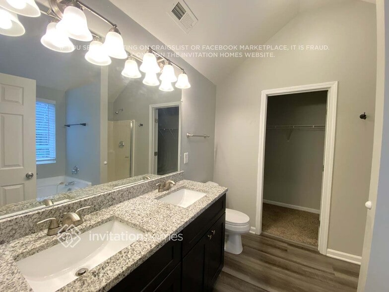 Building Photo - 725 Glade Aster Dr