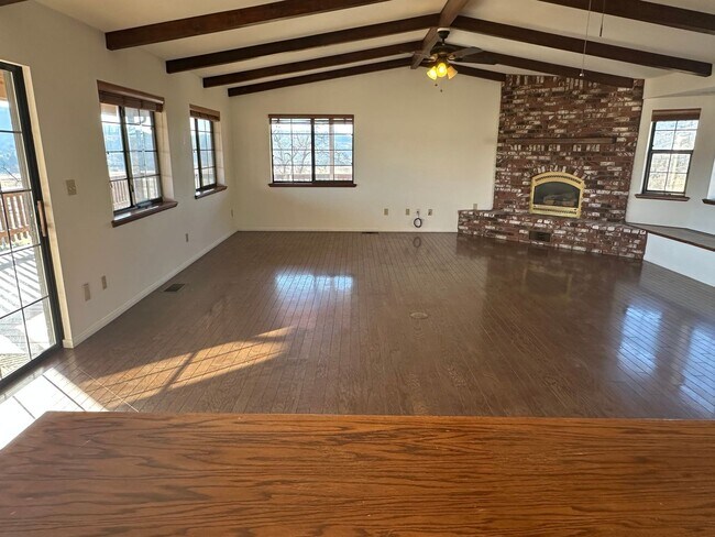 Building Photo - Bear Valley 3+4 with over 4 acres! MUST SEE!