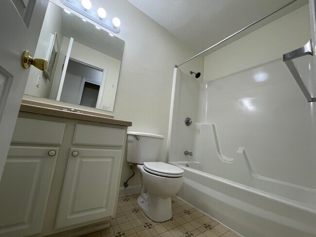 Building Photo - 3961 Brown Ave