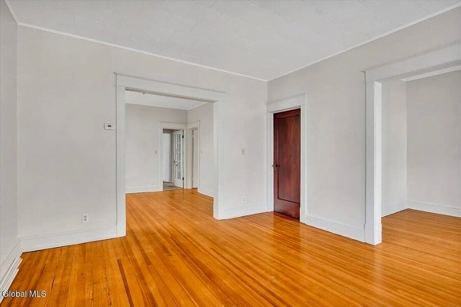 Building Photo - 6 W Erie St