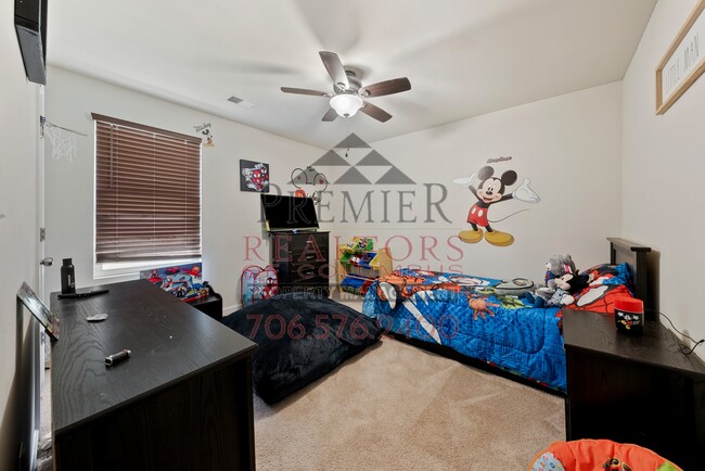 Building Photo - 741 Compass Trl