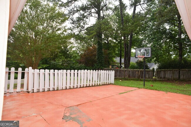Building Photo - 5218 Meadowcreek Dr