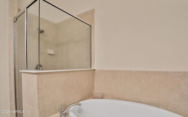 Building Photo - 634 Market St