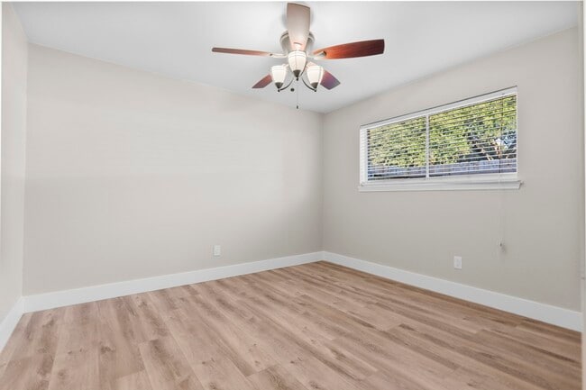 Building Photo - 14007 Overbrook Ln