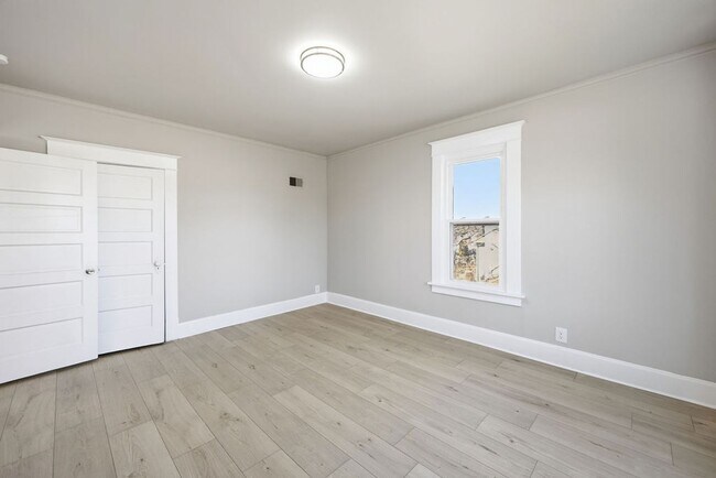 Building Photo - Spacious 4-Bedroom, 1.5-Bath Home with Plenty of Living Space!