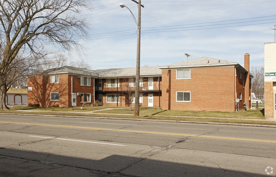 Primary Photo - Redford Square Apartments