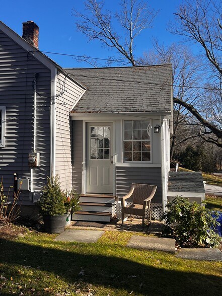 Building Photo - 242 Litchfield Rd