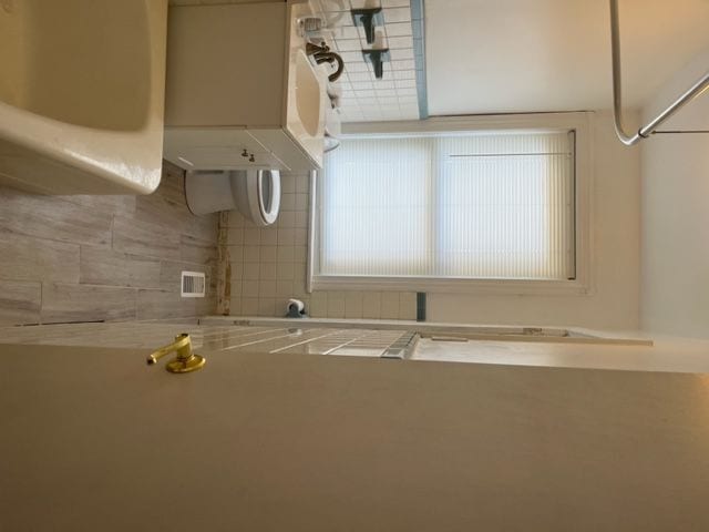 Building Photo - 538 Kohn St